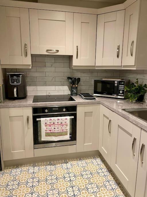 Modern Family Home Castleisland Bagian luar foto